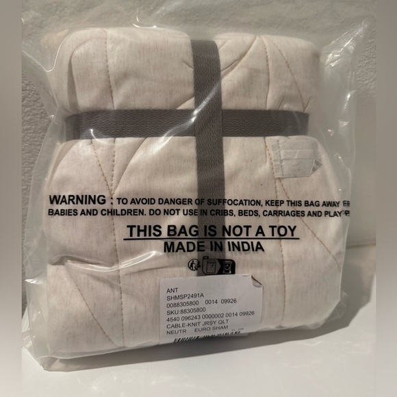 Anthropologie Soft cable Knit Pillow Cover in Cream - Picture 6 of 13